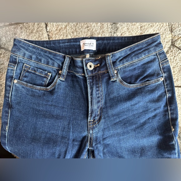 New Dark Blue Skinny Ankle Jeans- Size 3, which is = to a 25. Worn once. - Picture 4 of 4